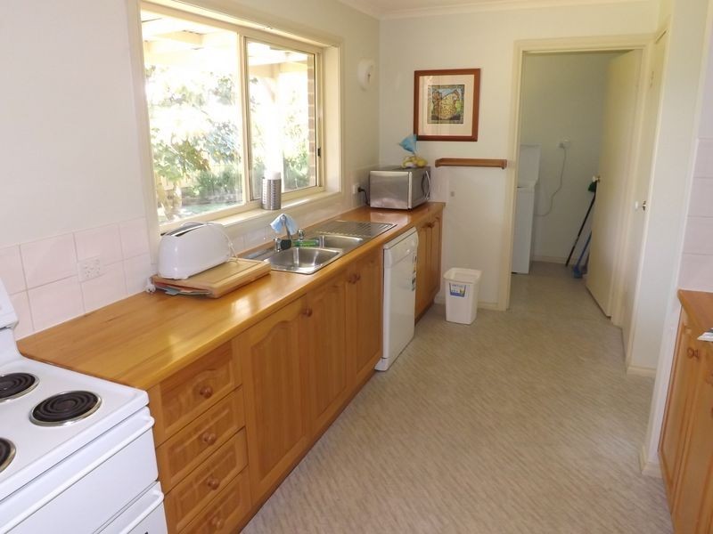2 The Crescent, Inverloch VIC 3996