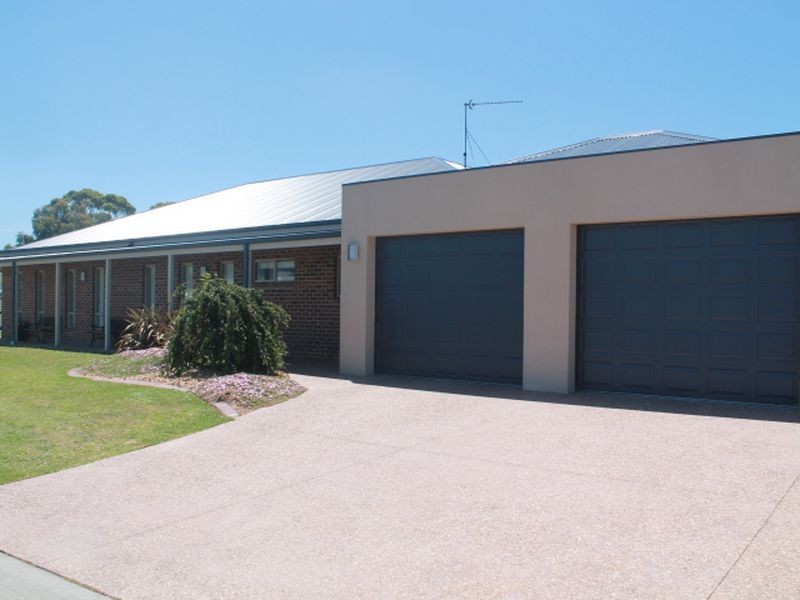 11 Beachcomber Drive, Inverloch VIC 3996