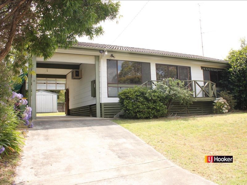 35 Garden Crescent, Inverloch VIC 3996