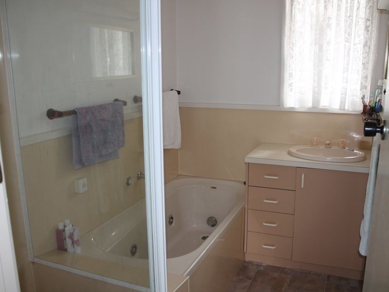 35 Garden Crescent, Inverloch VIC 3996