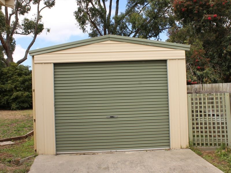 16 Hamilton Street, Inverloch VIC 3996