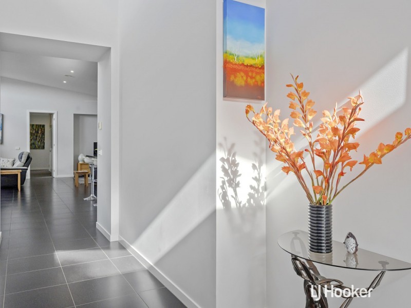 2 Honeyeater Circuit, Inverloch VIC 3996