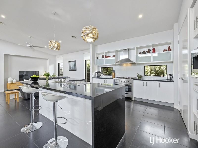 2 Honeyeater Circuit, Inverloch VIC 3996