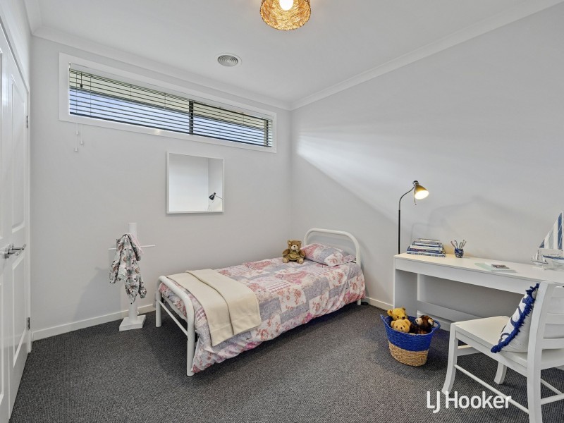 2 Honeyeater Circuit, Inverloch VIC 3996