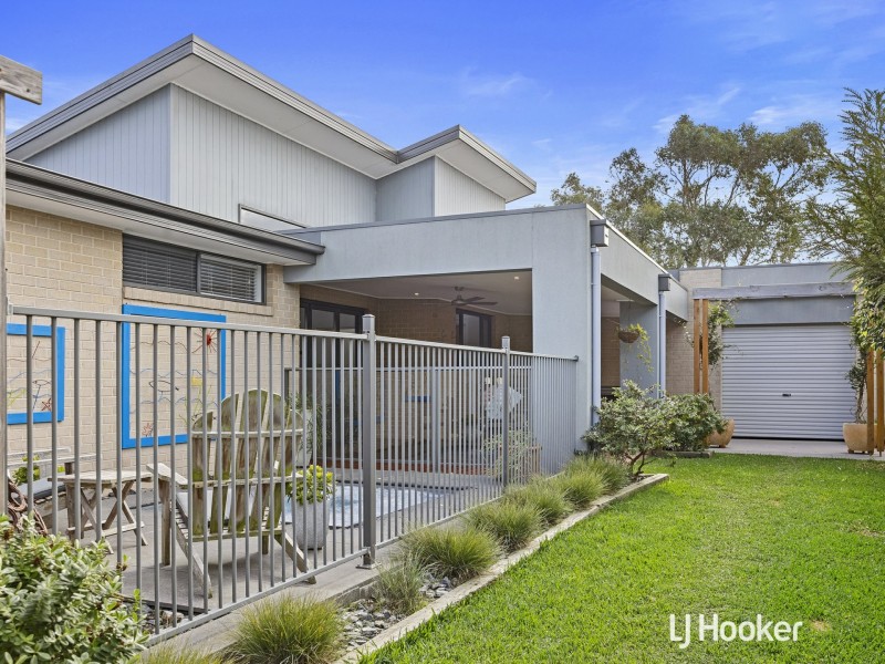 2 Honeyeater Circuit, Inverloch VIC 3996