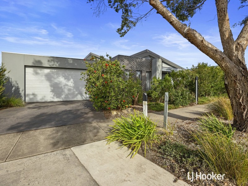 2 Honeyeater Circuit, Inverloch VIC 3996