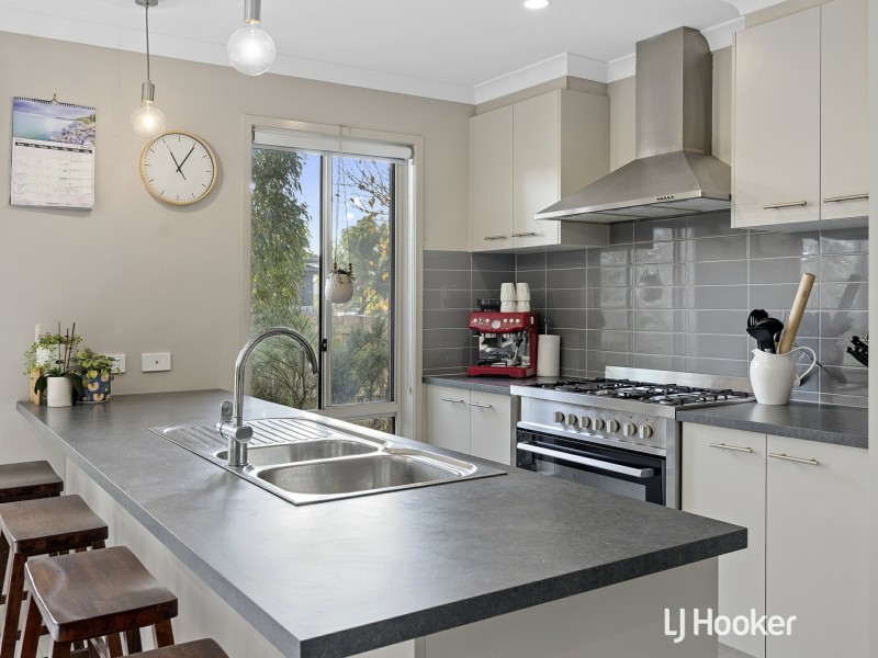2 Somerset Place, Inverloch VIC 3996