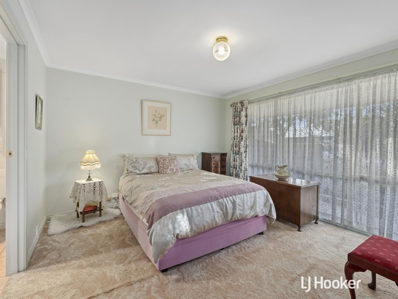 12 Gordon Avenue, Inverloch VIC 3996