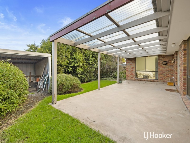 12 Gordon Avenue, Inverloch VIC 3996