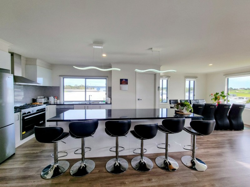 20 Potters Hill Road, San Remo VIC 3925