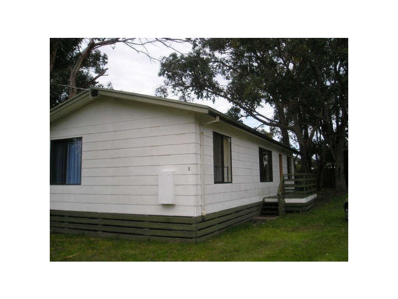 8 Phillip Street, Inverloch VIC 3996
