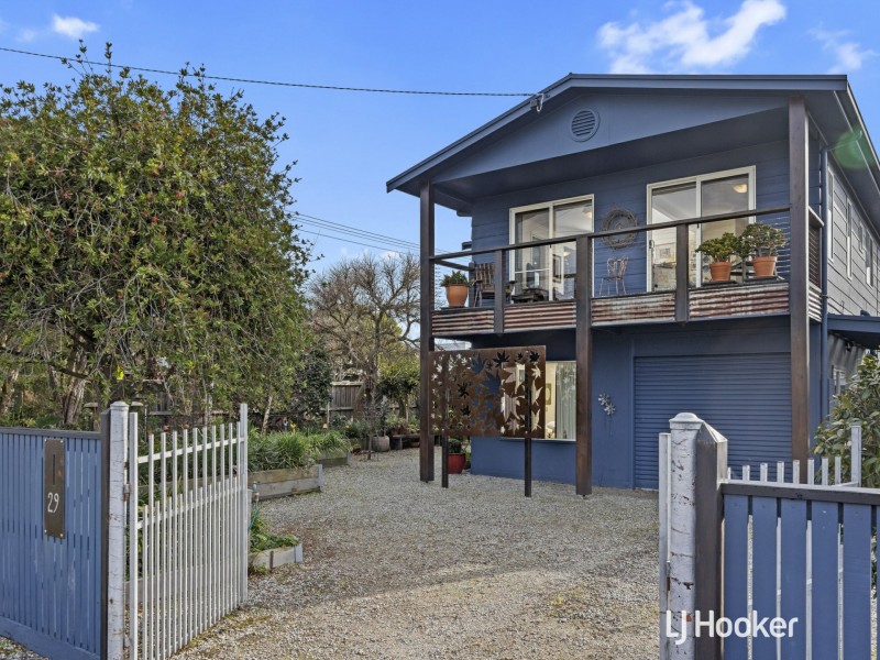 29 Bayview Avenue, Inverloch VIC 3996