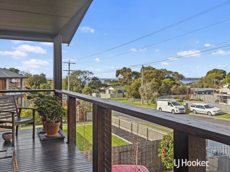 29 Bayview Avenue, Inverloch VIC 3996