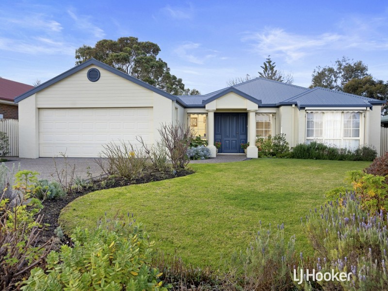 22 Woodland Heath Drive, Inverloch VIC 3996