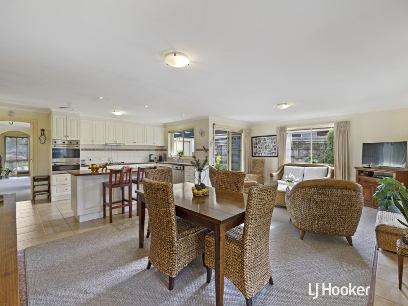 22 Woodland Heath Drive, Inverloch VIC 3996