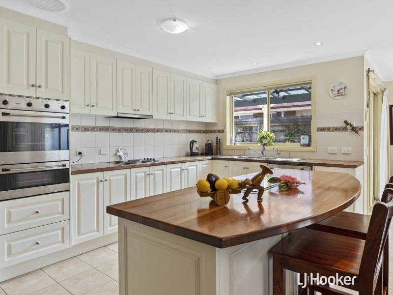 22 Woodland Heath Drive, Inverloch VIC 3996