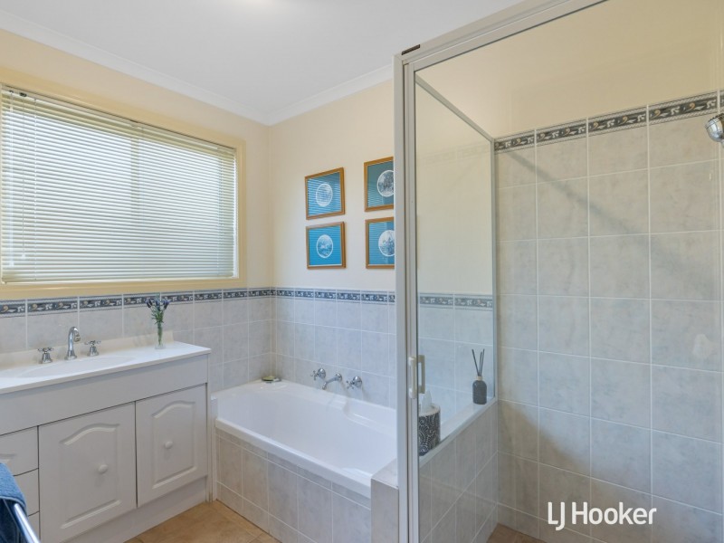 22 Woodland Heath Drive, Inverloch VIC 3996