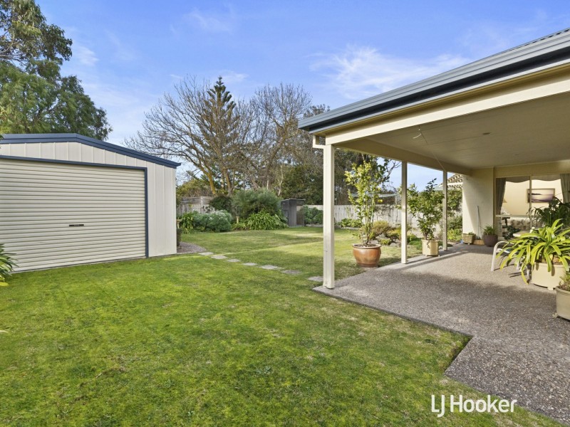 22 Woodland Heath Drive, Inverloch VIC 3996