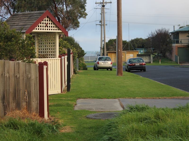 4 Pier Road, Inverloch VIC 3996