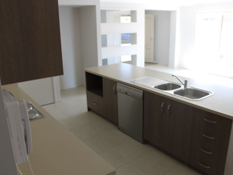 12 Queenscliff Drive, Inverloch VIC 3996