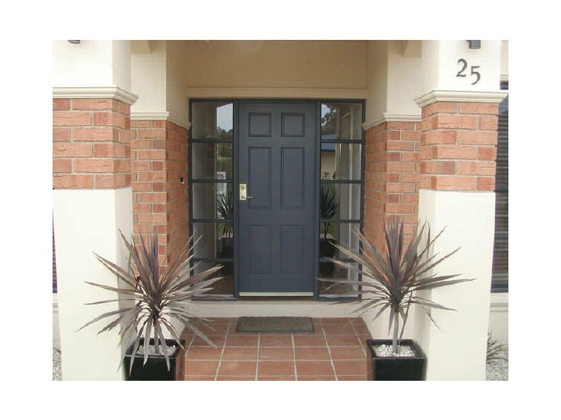25 Royal Parade, Inverloch VIC 3996