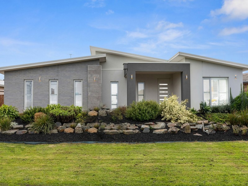 53 Woodland Heath Drive, Inverloch VIC 3996