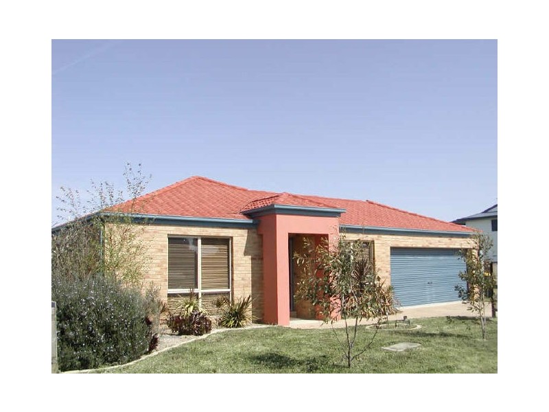 16 Mariner Place, Inverloch VIC 3996