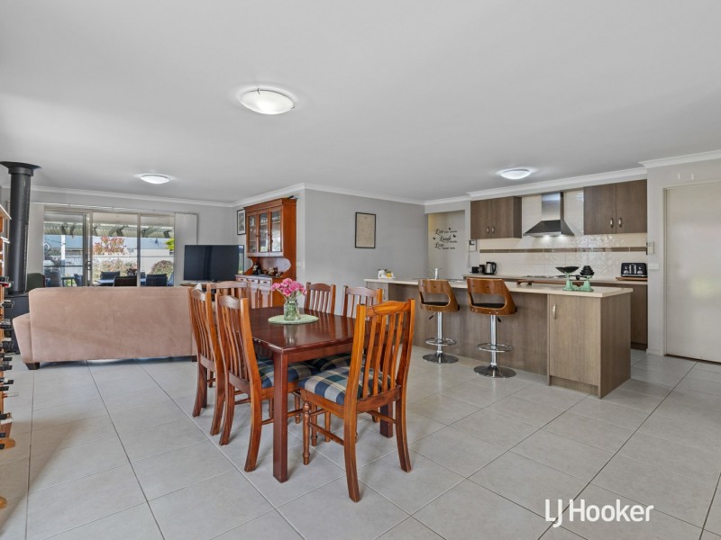 12 Queenscliff Drive, Inverloch VIC 3996