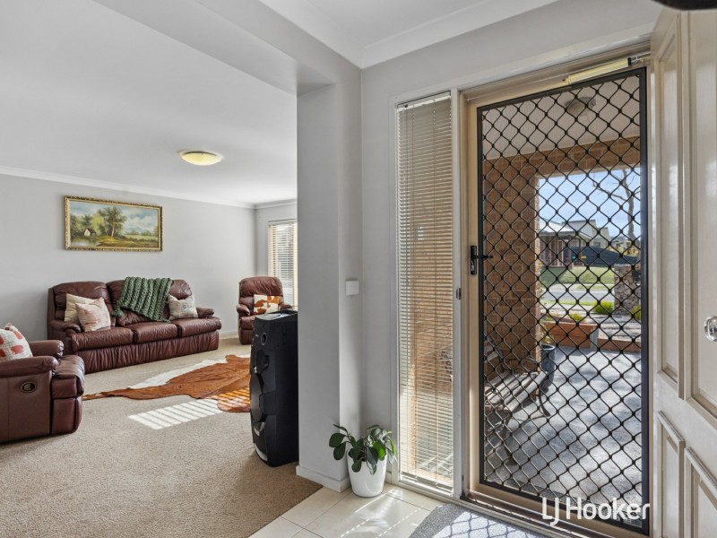 12 Queenscliff Drive, Inverloch VIC 3996