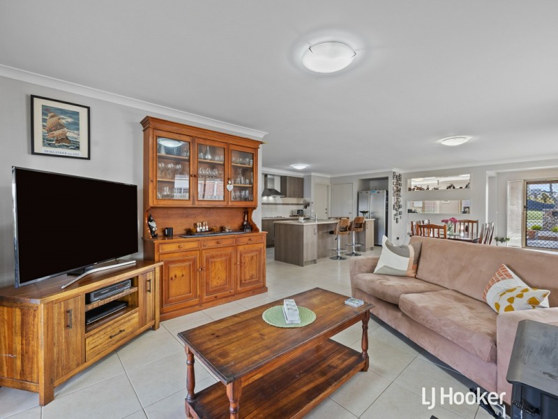 12 Queenscliff Drive, Inverloch VIC 3996