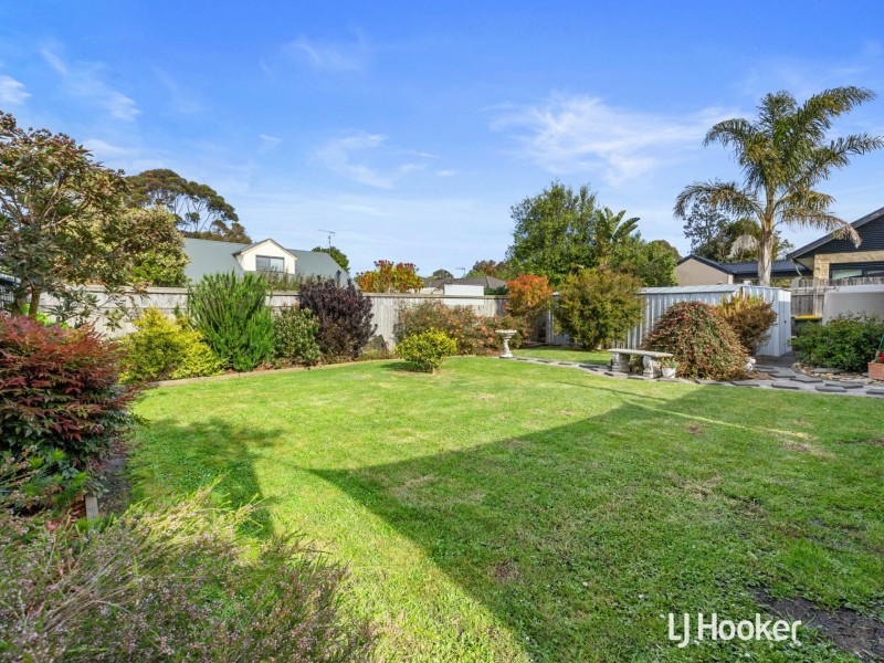 12 Queenscliff Drive, Inverloch VIC 3996