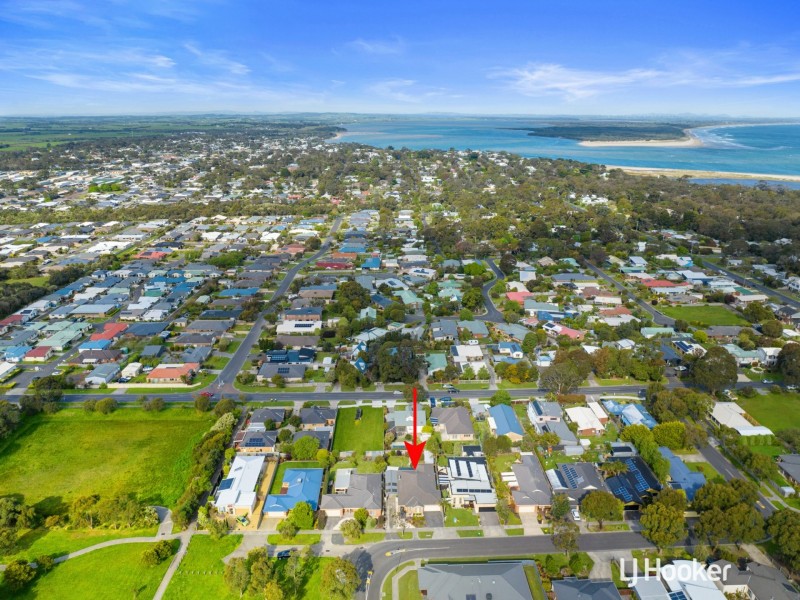 12 Queenscliff Drive, Inverloch VIC 3996