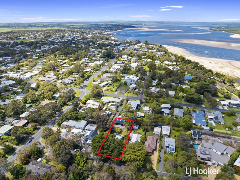 1 Beach Avenue, Inverloch VIC 3996