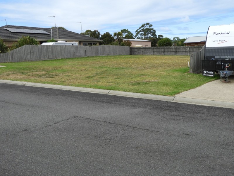 11 Diane Place, Inverloch VIC 3996