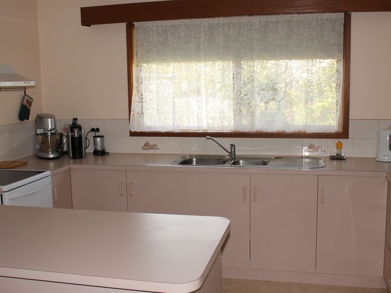 52 Sandymount Avenue, Inverloch VIC 3996