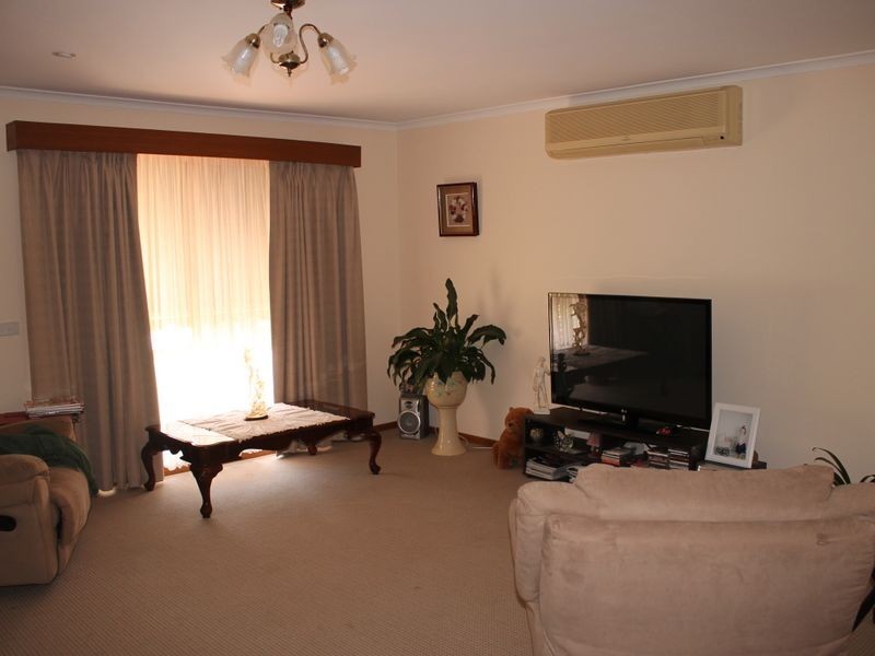 52 Sandymount Avenue, Inverloch VIC 3996