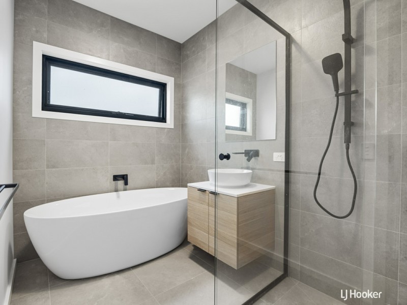 1a Woodland Heath Drive, Inverloch VIC 3996