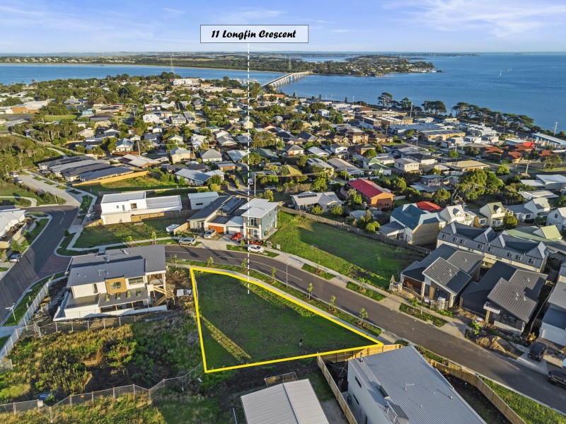 11 Longfin Crescent, San Remo VIC 3925