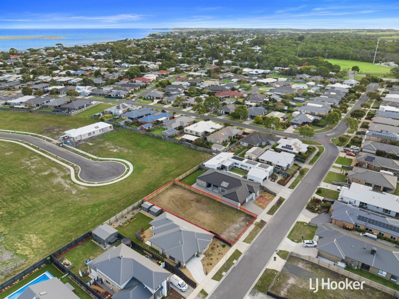 10 Cassinia Street, Inverloch VIC 3996
