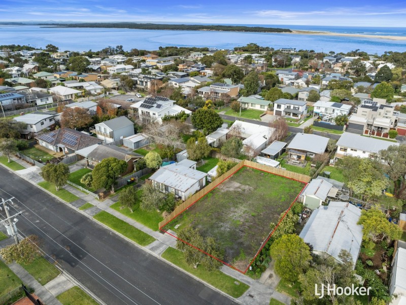 10 Bayview Avenue, Inverloch VIC 3996