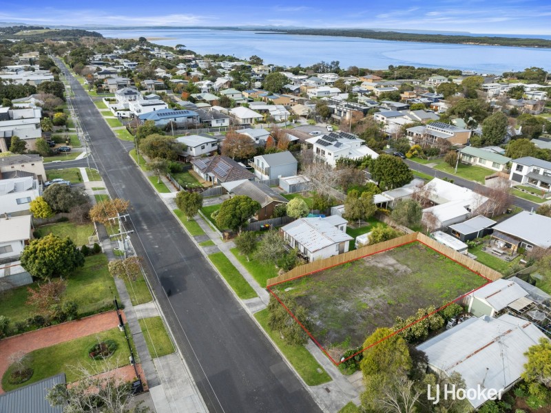 10 Bayview Avenue, Inverloch VIC 3996
