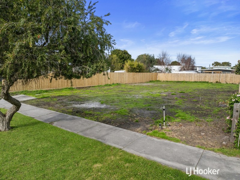 10 Bayview Avenue, Inverloch VIC 3996