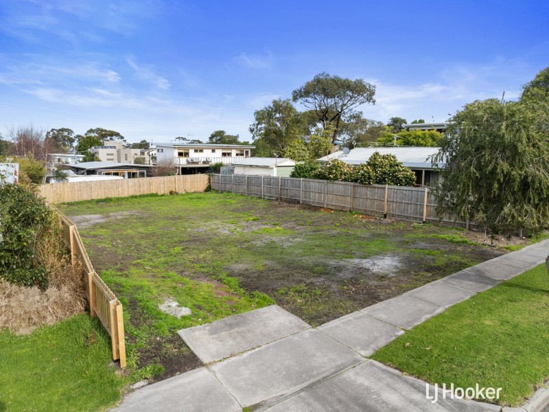 10 Bayview Avenue, Inverloch VIC 3996