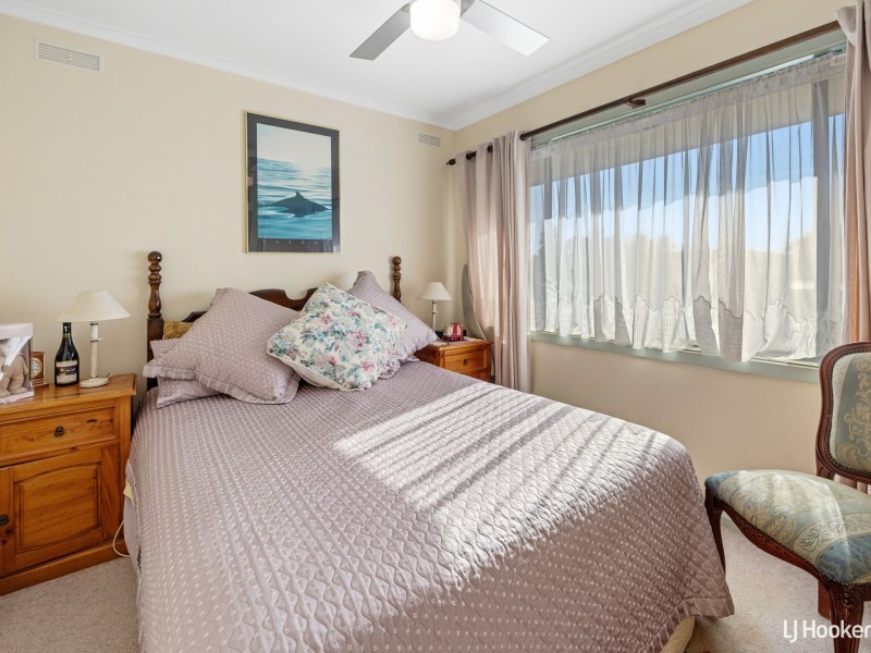 41 Sandy Mount Avenue, Inverloch VIC 3996