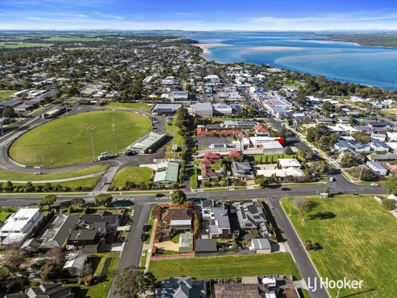 41 Sandy Mount Avenue, Inverloch VIC 3996