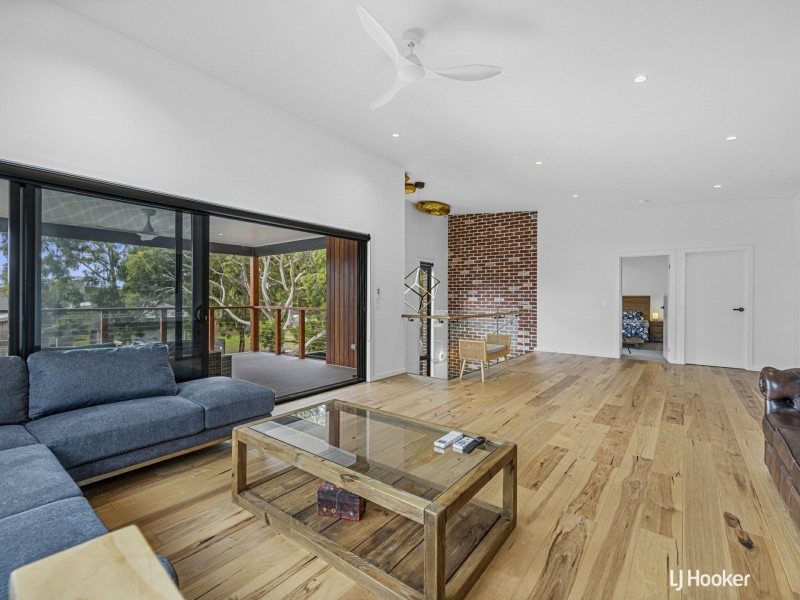 1a Woodland Heath Drive, Inverloch VIC 3996