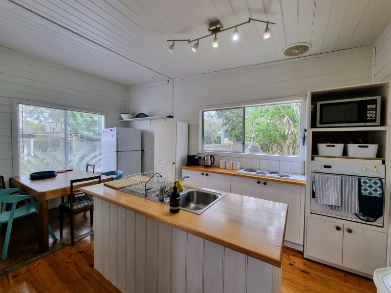 105 Bayview Avenue, Inverloch VIC 3996