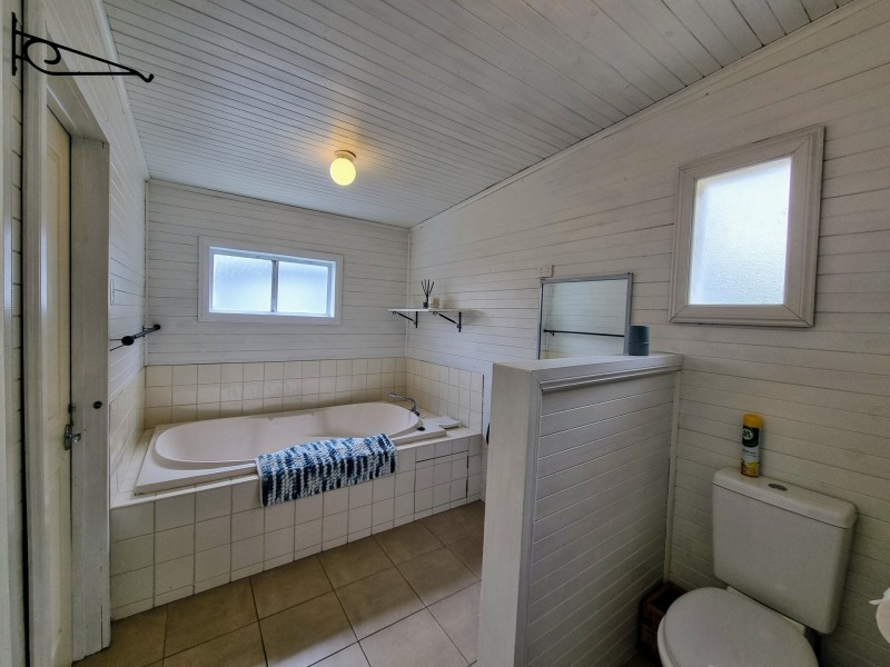 105 Bayview Avenue, Inverloch VIC 3996