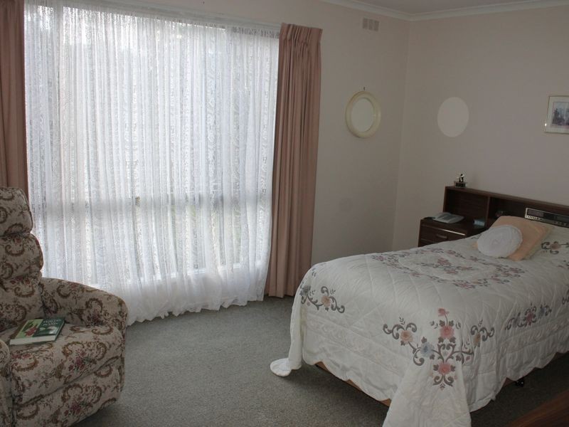 33 Wonthaggi Road, Inverloch VIC 3996