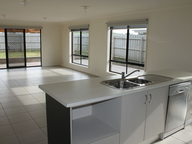 8 Somerset Place, Inverloch VIC 3996